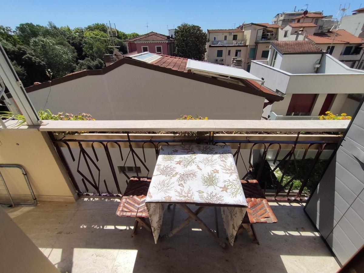 Intero Appartamento - A Soli 50 M Dal Mare Viareggio Exteriör bild
